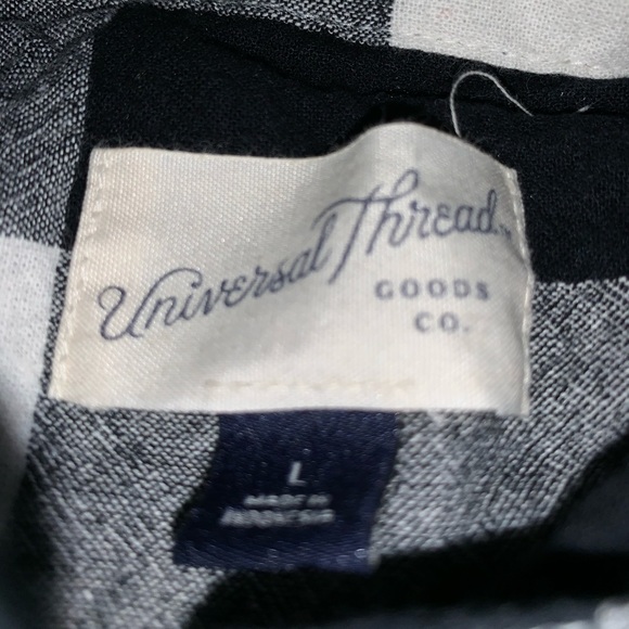 Button down - Picture 2 of 2